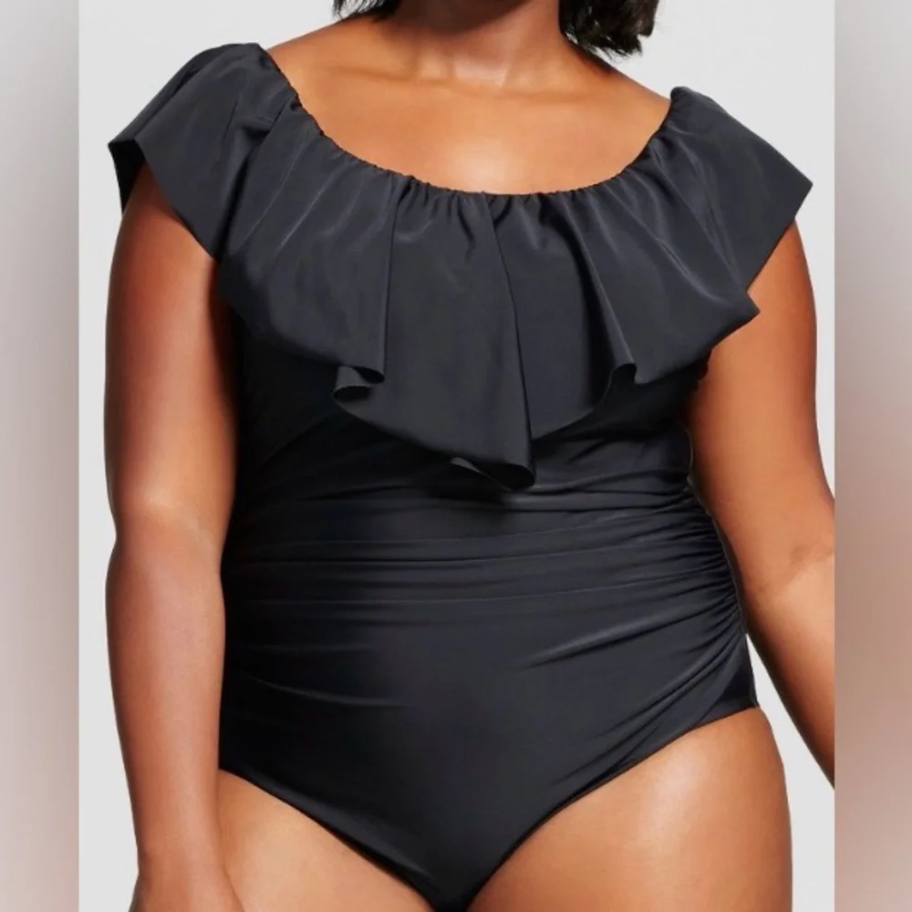 AVA & VIV Off The‎ Shoulder Flounce One Piece NWT Women’s 18W
